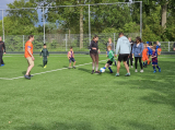 Laatste training S.K.N.W.K. JO7-1 (partijtje tegen de ouders) van maandag 27 mei 2024 (89/180)